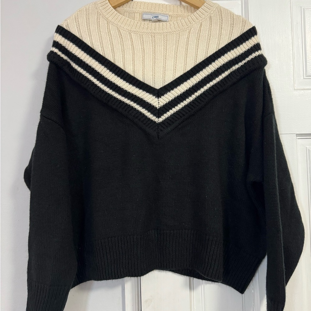 J.ING Black and Cream V-Neck Colorblock Sweater size S/M